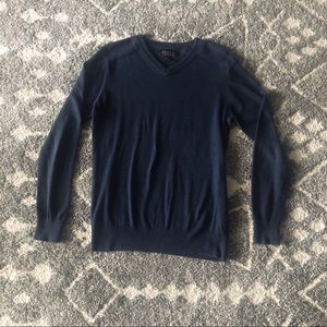 Men’s navy blue sweater